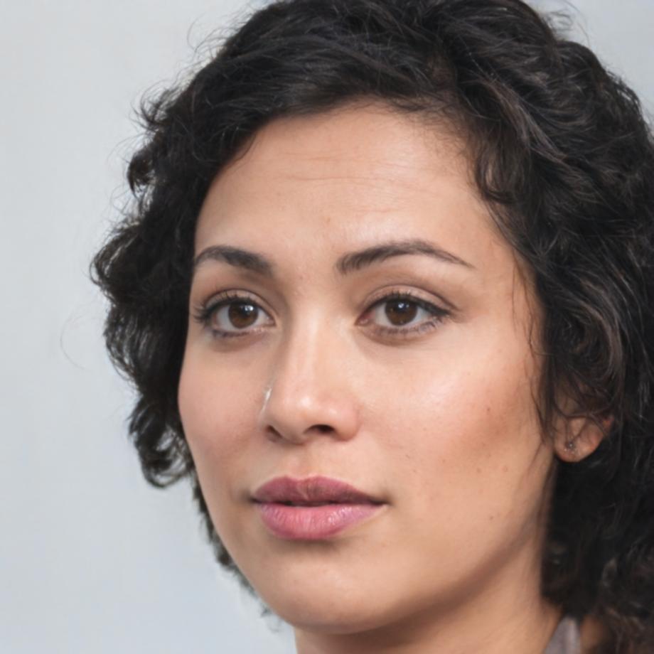 Portrait professionnel de Léonie Mercier formatrice en analyse financière