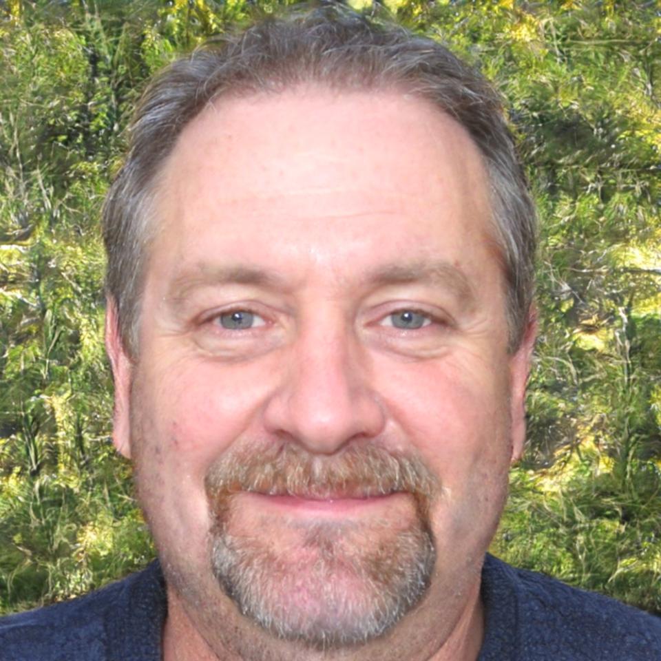 Portrait professionnel de Timéo Dubourg formateur en marchés financiers